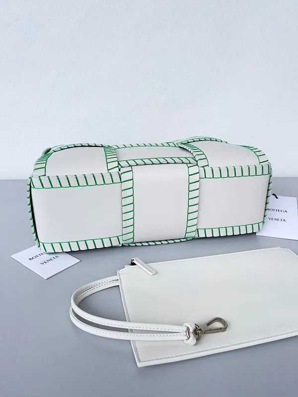 All categories 💚 Authentic bags 💚 BV 2025 new style 𝗕𝗼𝘁𝘁𝗲𝗴𝗮 𝗩𝗲𝗻𝗲𝘁𝗮 Tote bag